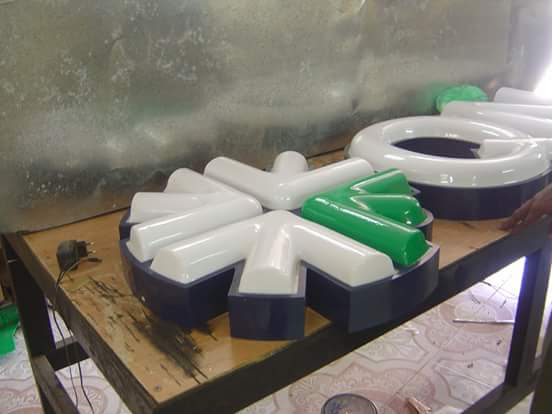 صناعة أعمال اكريلك 